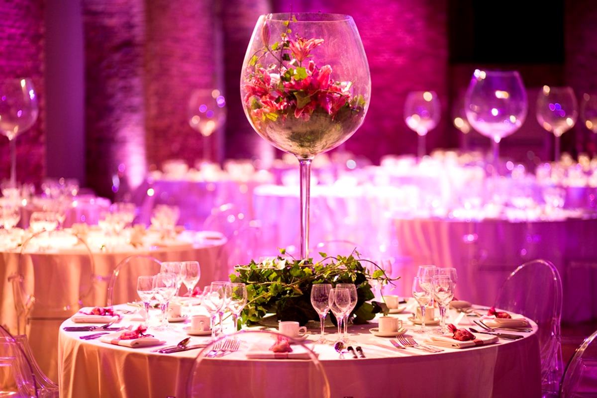 Chic Dining Table Long Wedding Reception Settings Round Ideas Gallery 24 Decorating Tables For Wedding Reception On Decorations With Winter Fl And Candlelit Centerpiece Original Lauren Liess