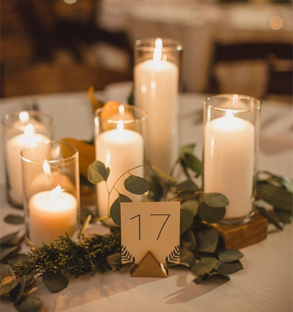 28 Centerpieces For Round Tables In Different Styles Everafterguide 