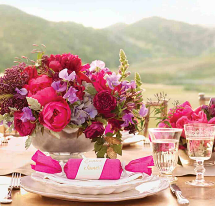 28 Centerpieces For Round Tables In Different Styles Everafterguide 