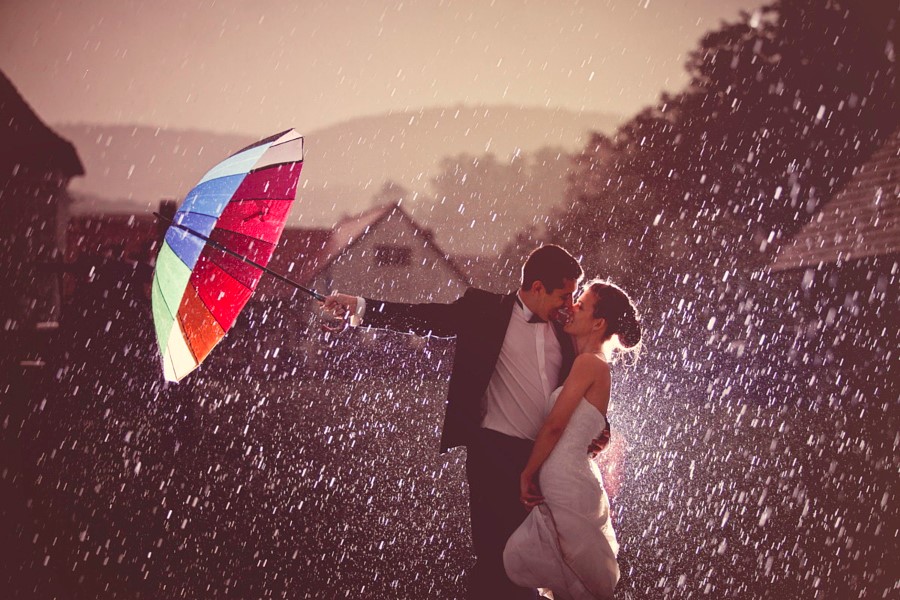 35 Best Wedding Pictures in the Rain! Get Inspired! EverAfterGuide